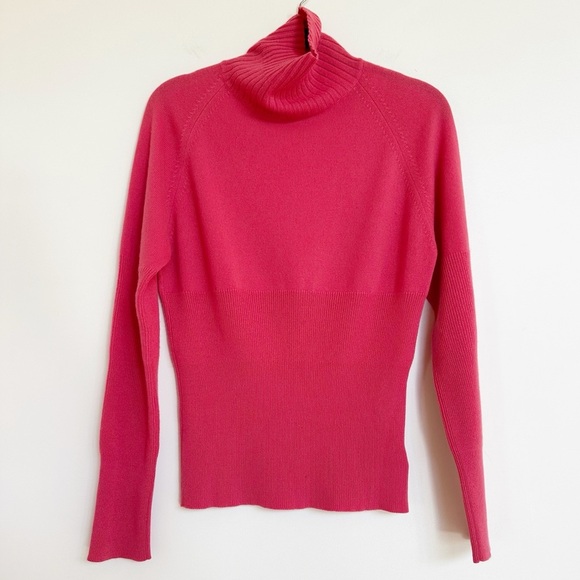 GUCCI Hot Pink 100% Cashmere Turtleneck/Cowl Neck Sweater Size Medium - Picture 1 of 14